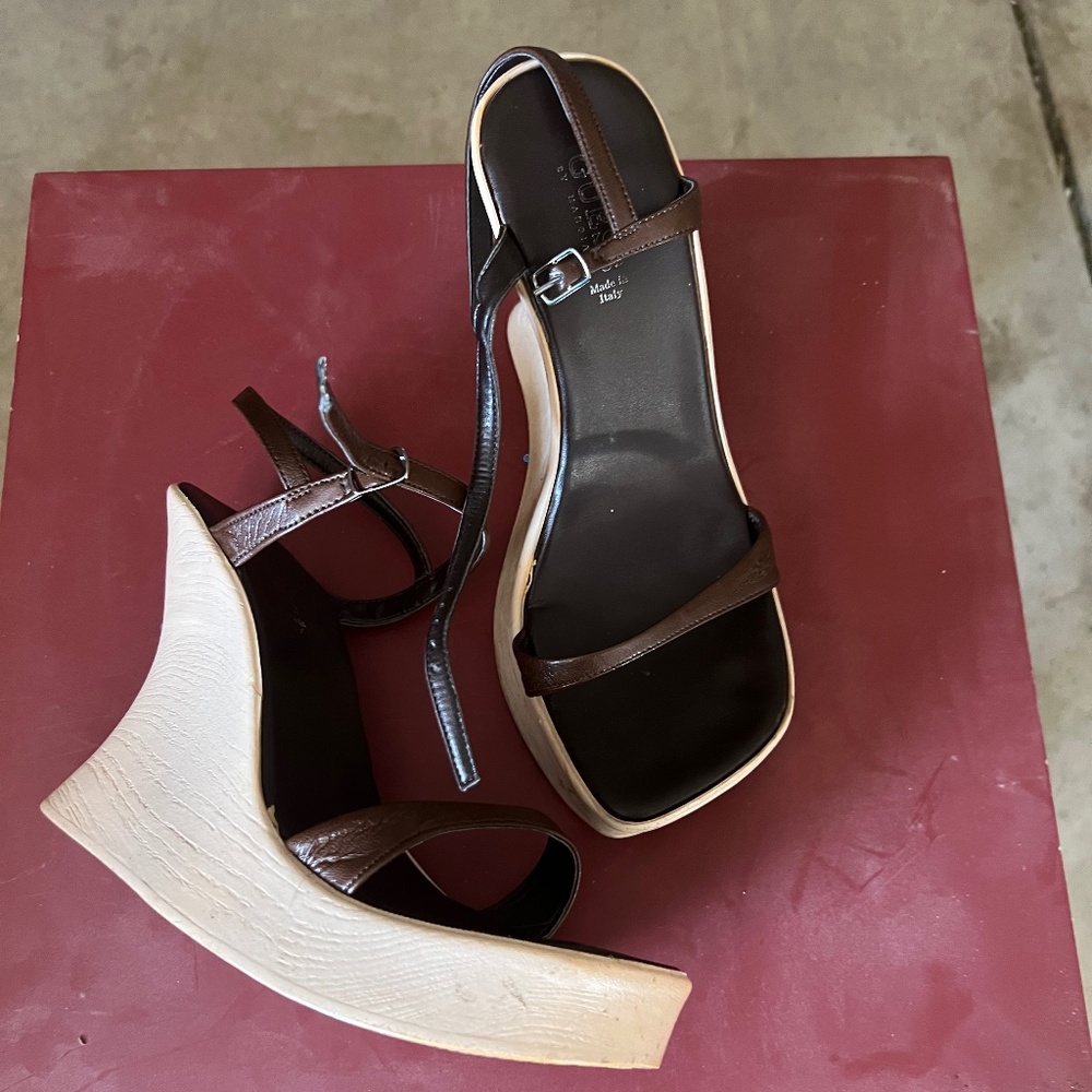 Guess strappy platform wedge